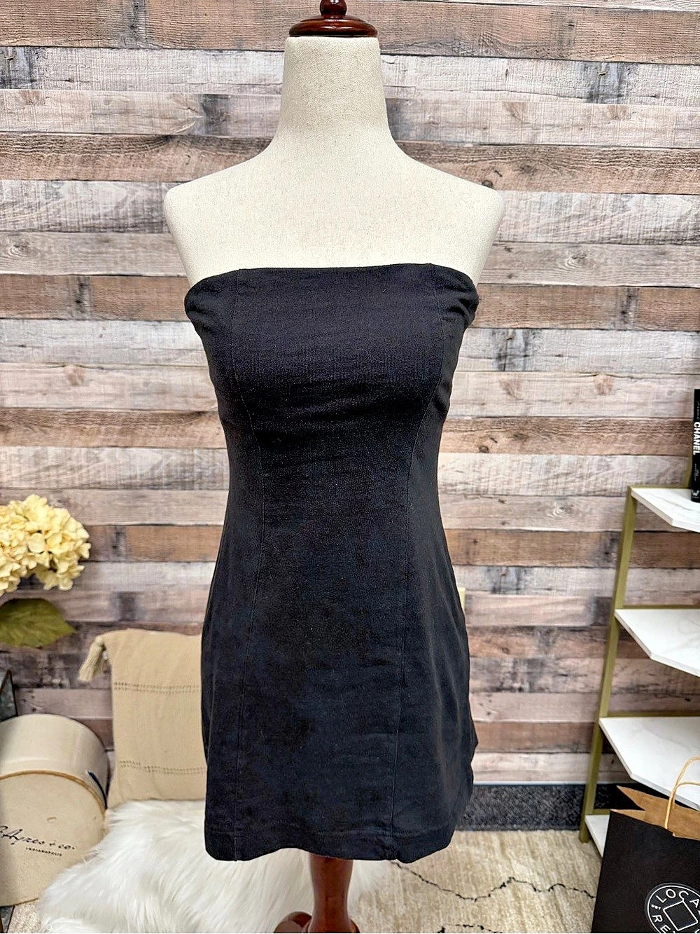 No label black strapless mini dress